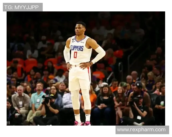 拉塞尔·威斯布鲁克创NBA三双纪录，历史三双榜领跑！威少篮板超越基德，性价比合同打出顶薪价值