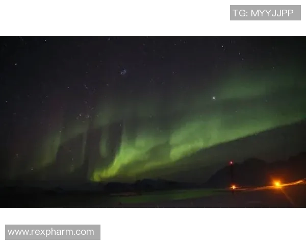 地磁暴来袭：解密太阳活动引发的太空风暴，极光现象与空间天气预报全解析
